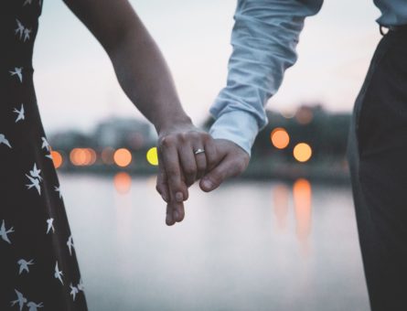 couple-holding-hands-374855